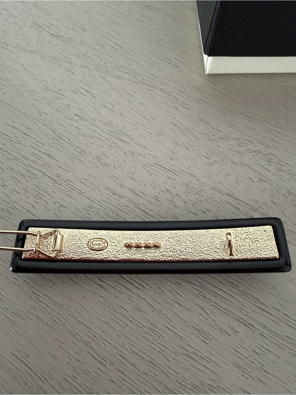 CHANEL Black Resin Hair Clip with Gold Crystal CC Logo - Picture 4 of 7